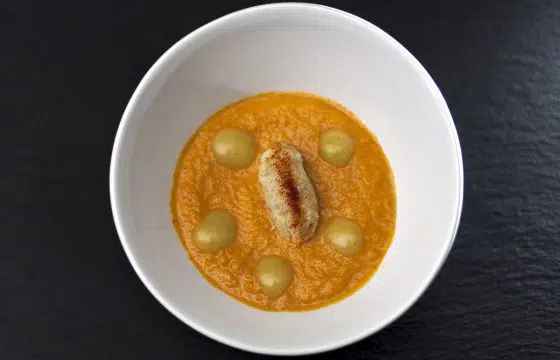 Möhrencremesuppe mit Stockfischpüree