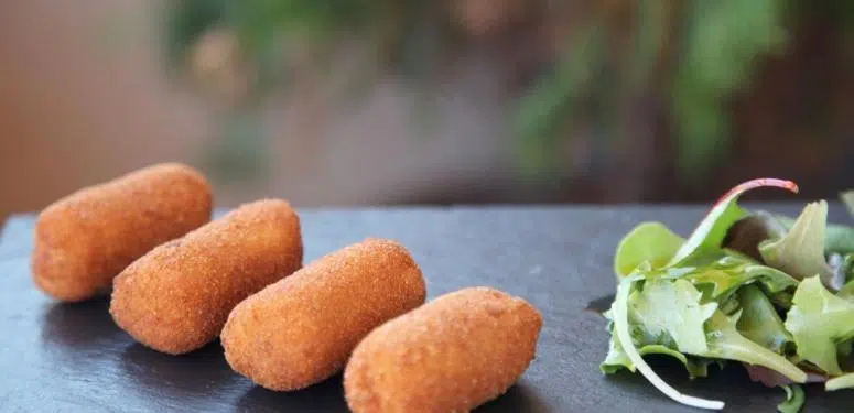 Alle Tricks für die Zubereitung echt spanischer Kroketten in Olivenöl